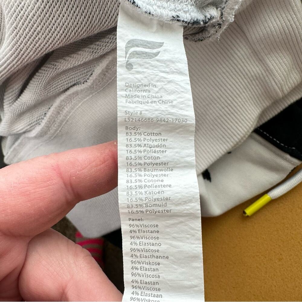 Fabletics Jasmine Side Slit Pullover Size Small B… - image 10